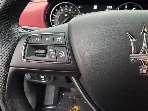 Used 2022 Maserati Levante GT image 32