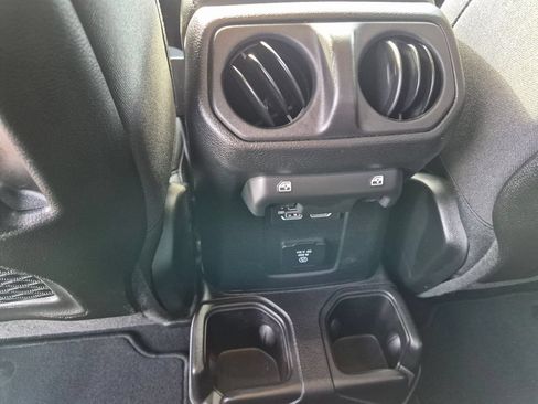 Used 2026 Jeep Gladiator Mojave AWD/4WD image 15