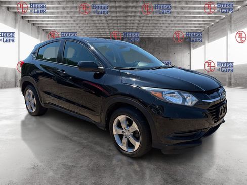 Used 2018 Honda HR-V LX image 3