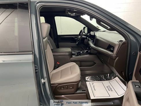 Used 2025 Chevrolet Tahoe Z71 w/ Comfort Package image 44