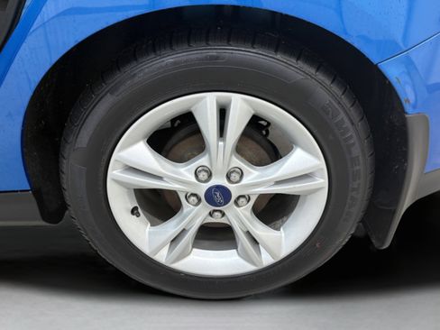 Used 2014 Ford Focus SE w/ SE Winter Package image 9