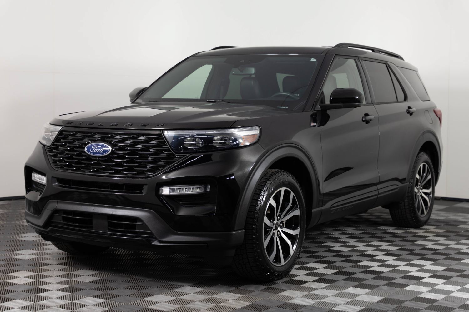 Used 2022 Ford Explorer ST-Line w/ Class IV Trailer Tow Package AWD/4WD image 2