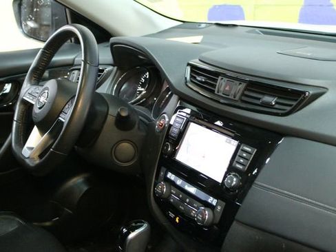 Used 2019 Nissan Rogue SL image 10