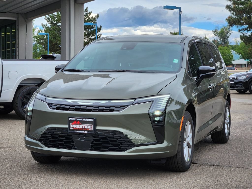 New 2027 Chrysler Pacifica Select AWD/4WD image 4