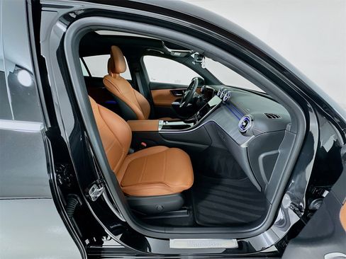 Certified 2026 Mercedes-Benz GLC 300 4MATIC image 32