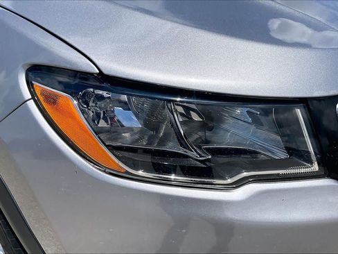 Used 2019 Jeep Compass Latitude w/ Cold Weather Group FWD image 27