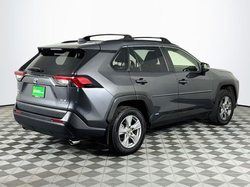 Used 2022 Toyota RAV4 XLE w/ Convenience Package AWD/4WD image 8