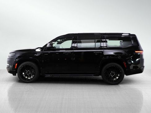 Used 2024 Jeep Wagoneer Series II image 2