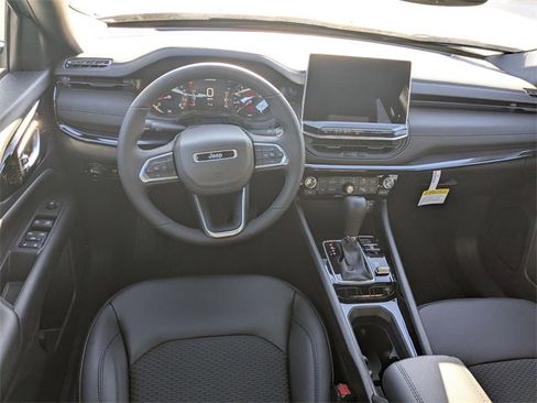 New 2026 Jeep Compass Latitude image 28