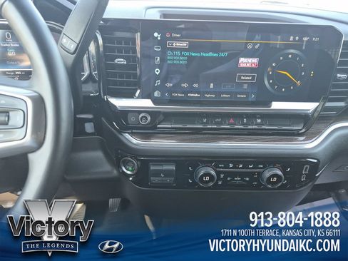 Used 2025 Chevrolet Silverado 2500 LT w/ Convenience Package AWD/4WD image 17