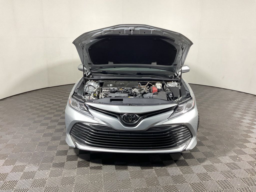 Used 2020 Toyota Camry LE FWD image 7