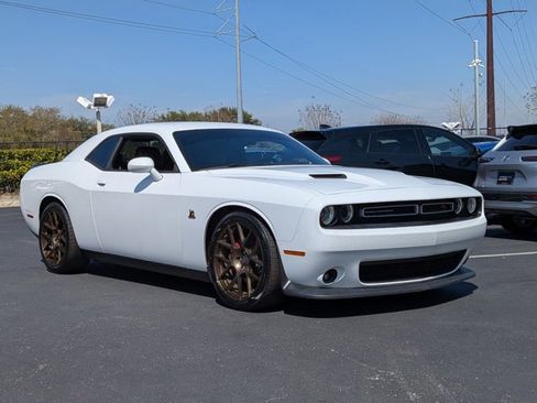Used 2017 Dodge Challenger R/T Scat Pack w/ Leather Interior Group image 3
