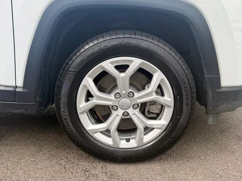 Used 2024 Jeep Compass Latitude AWD/4WD image 29