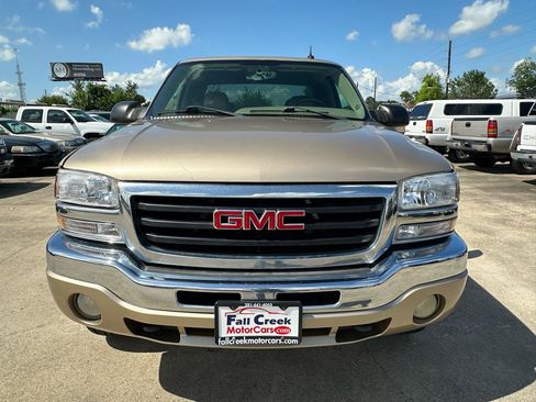 Used 2004 GMC Sierra 2500 SLT w/ Skid Plate Package AWD/4WD image 8