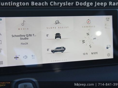 Used 2023 Land Rover Defender 110 SE image 25