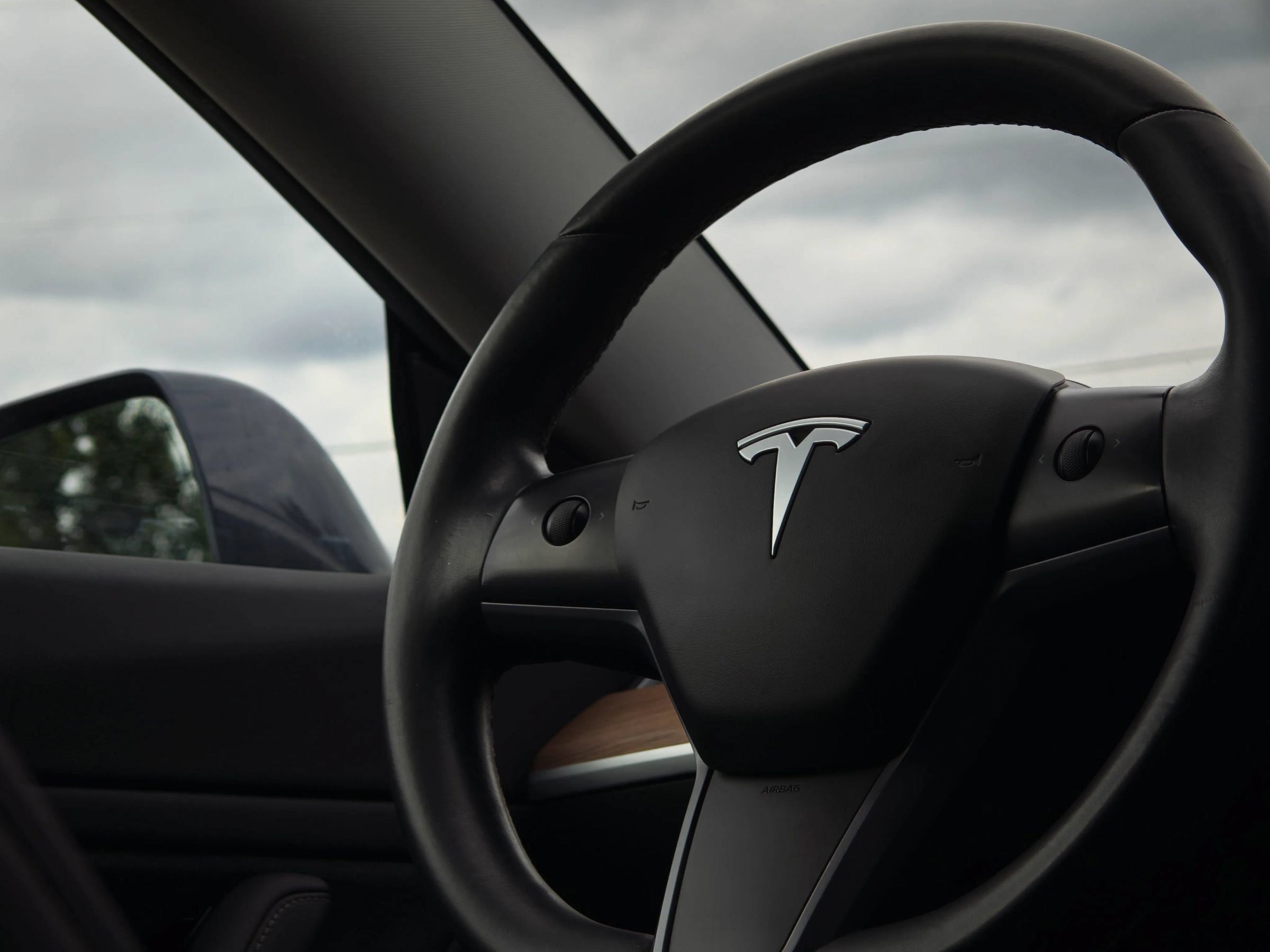 Used 2018 Tesla Model 3 Long Range RWD image 25