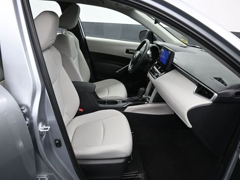 Certified 2024 Toyota Corolla Cross L image 24