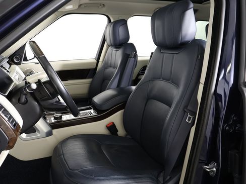 Used 2020 Land Rover Range Rover HSE image 32