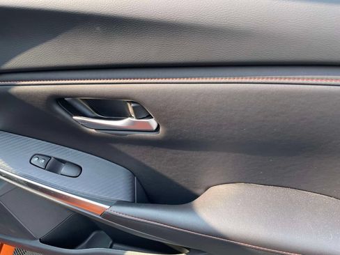 Used 2024 Nissan Sentra SV FWD image 9