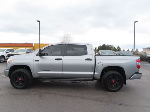 Used 2016 Toyota Tundra Limited w/ Limited Premium Package AWD/4WD image 4