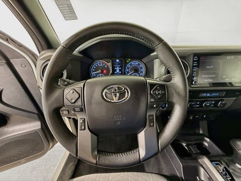 Used 2021 Toyota Tacoma TRD Off-Road w/ Technology Package RWD image 11
