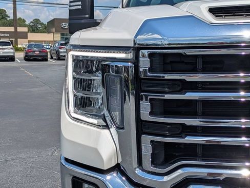 Used 2023 GMC Sierra 2500 SLT w/ SLT Premium Package AWD/4WD image 11