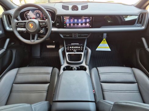 New 2026 Porsche Cayenne Coupe AWD/4WD image 20