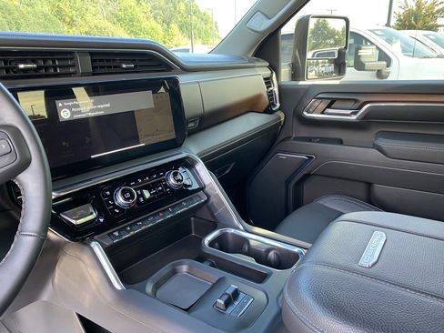 Used 2024 GMC Sierra 2500 Denali w/ Denali Reserve Package image 26