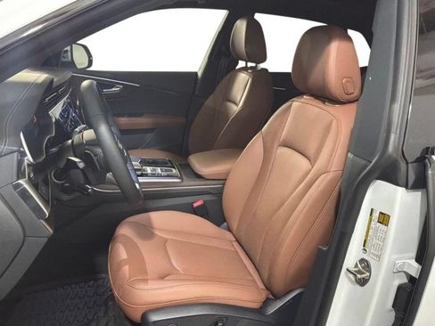 Used 2025 Audi Q8 Premium Plus w/ Premium Plus Package AWD/4WD image 6