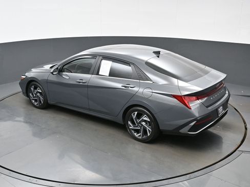 Certified 2024 Hyundai Elantra SEL w/ Convenience Package FWD image 35