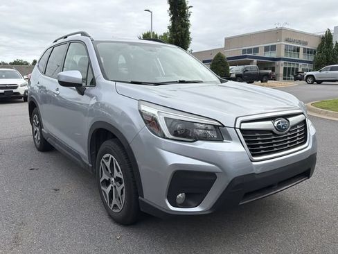Used 2021 Subaru Forester Premium AWD/4WD image 2