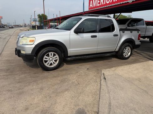 Used 2010 Ford Explorer Sport Trac XLT RWD image 2