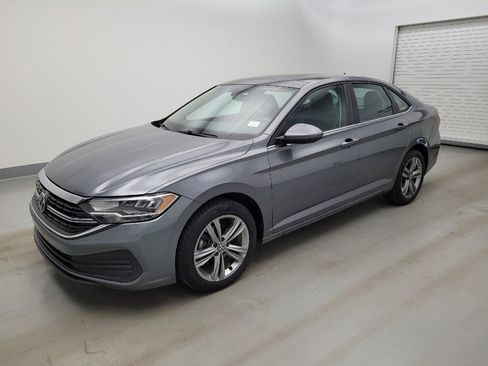 Used 2022 Volkswagen Jetta SE FWD image 2