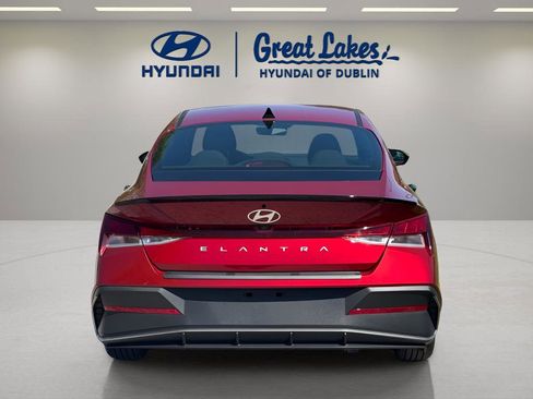Used 2025 Hyundai Elantra Sport FWD image 4