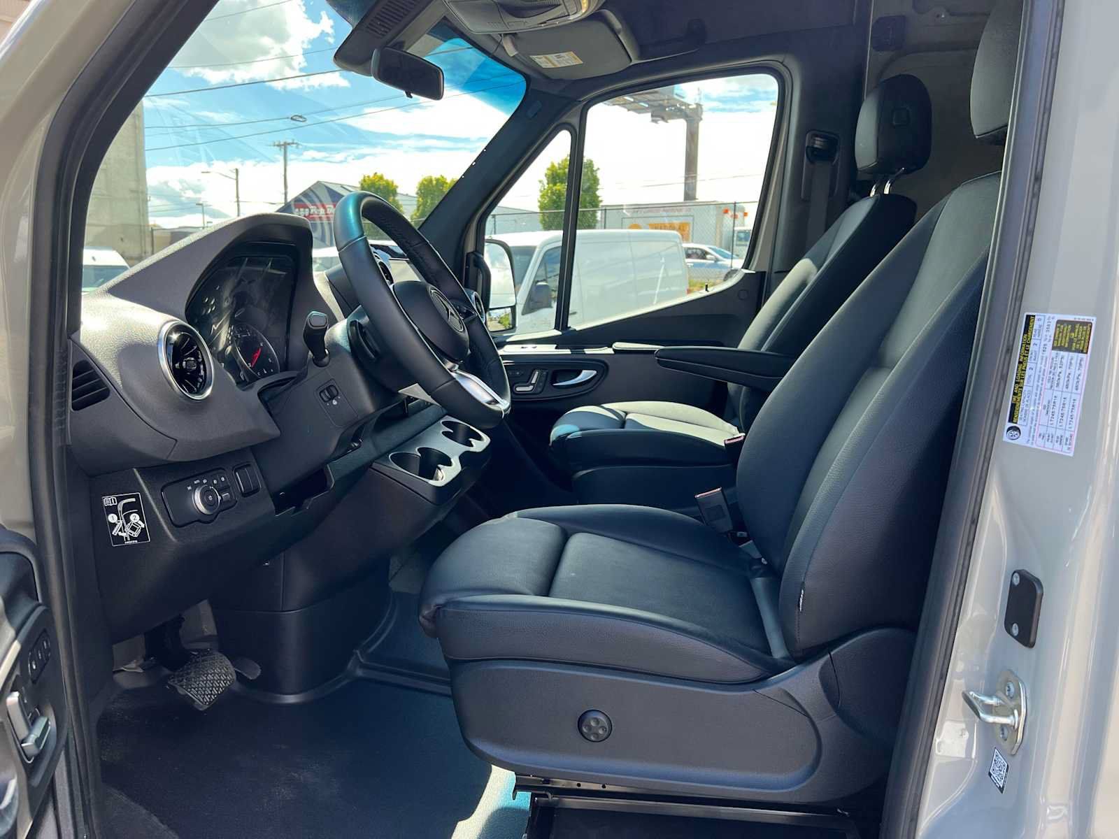 Used 2026 Mercedes-Benz Sprinter 2500 image 22