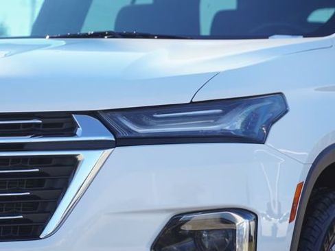 Used 2023 Chevrolet Traverse LT FWD image 4