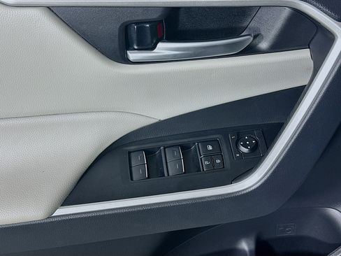 Used 2023 Toyota RAV4 XLE w/ Convenience Package FWD image 14