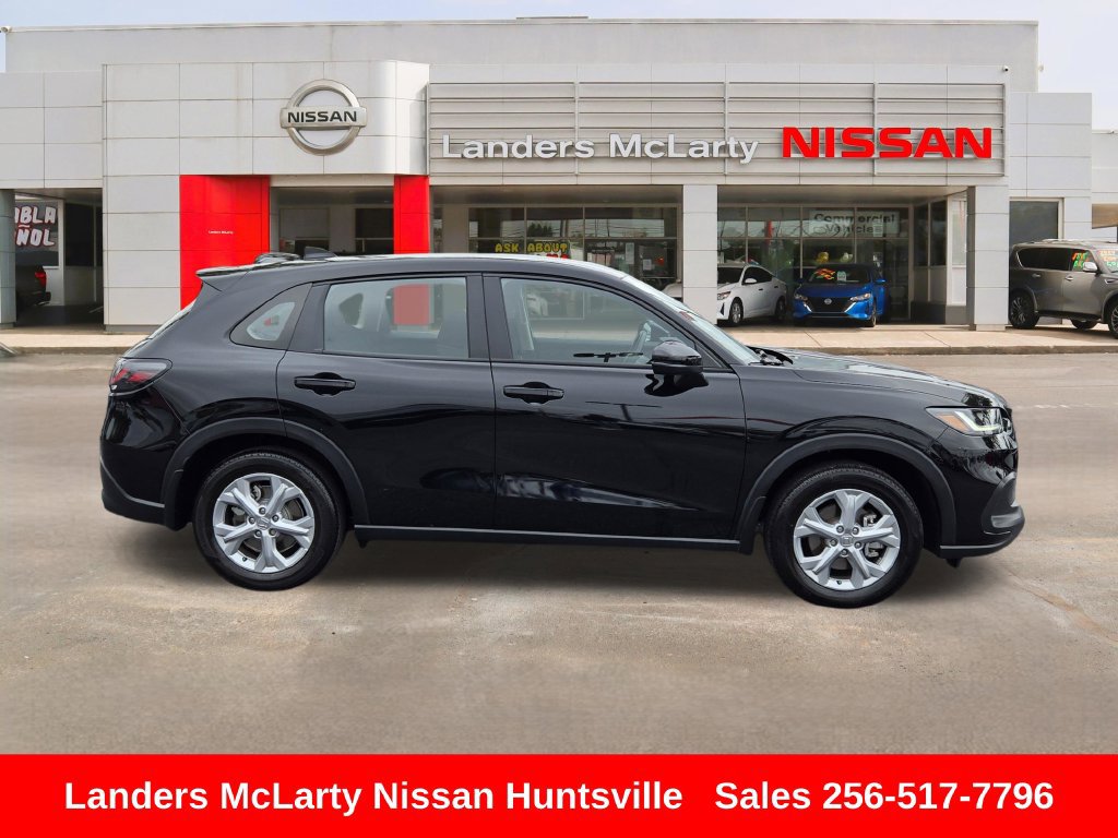 Used 2025 Honda HR-V LX image 2