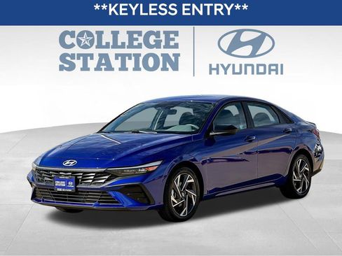 Used 2025 Hyundai Elantra Sport image 6