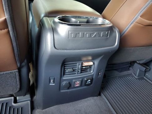 Used 2021 Nissan Titan Platinum Reserve w/ Moonroof Package image 17