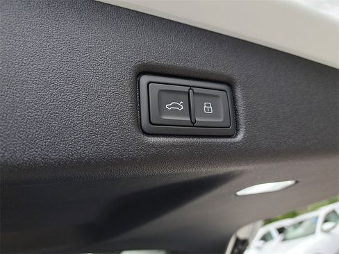 New 2025 Audi Q5 Premium Plus image 32