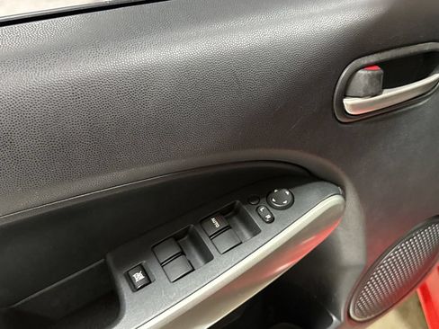 Used 2014 MAZDA MAZDA2 Sport FWD image 19