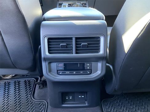 Used 2024 Volkswagen Atlas SEL Premium R-Line image 19