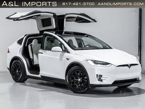 Used 2018 Tesla Model X 75D image 36
