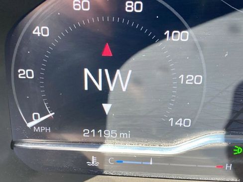 Used 2023 GMC Sierra 1500 Elevation image 12