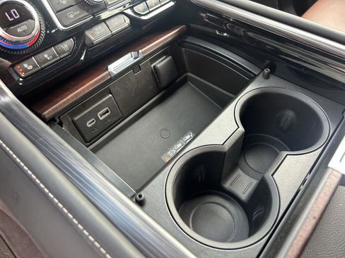 Used 2023 GMC Yukon Denali Ultimate image 15