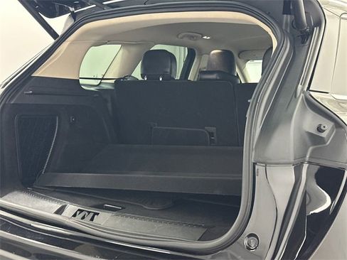 Used 2023 Lincoln Corsair FWD w/ Rear Removable Package Tray image 8