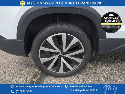Used 2023 Volkswagen Taos SE FWD image 33