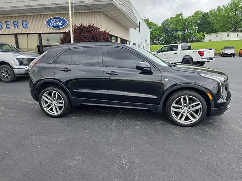 Used 2019 Cadillac XT4 Sport image 2