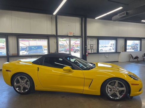 Used 2007 Chevrolet Corvette Convertible w/ Preferred Equipment Group RWD image 7